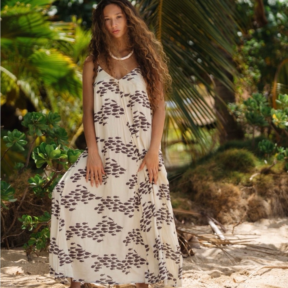 NWT Ava Sky Dress Anessa — Macadamia Fish print | size S. Maxi length.